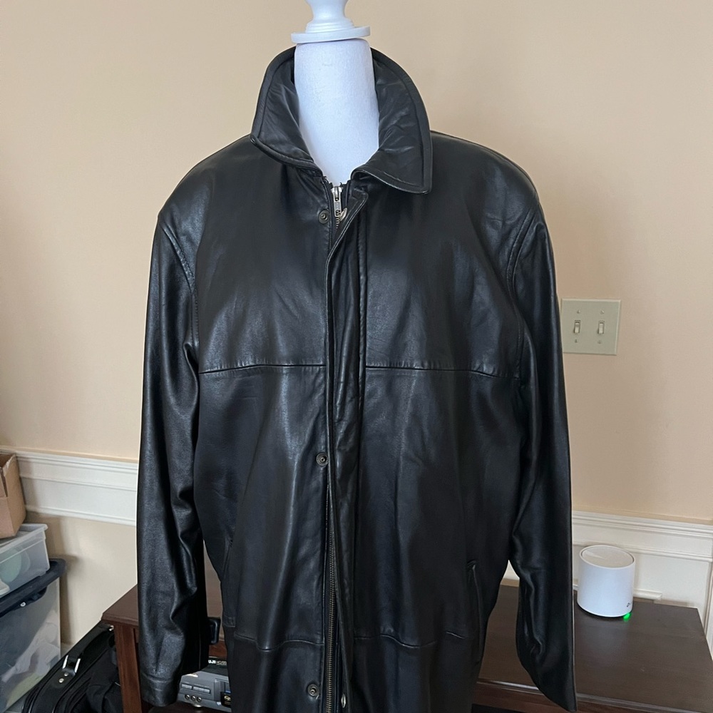 Nicole Miller men’s 100% genuine leather coat